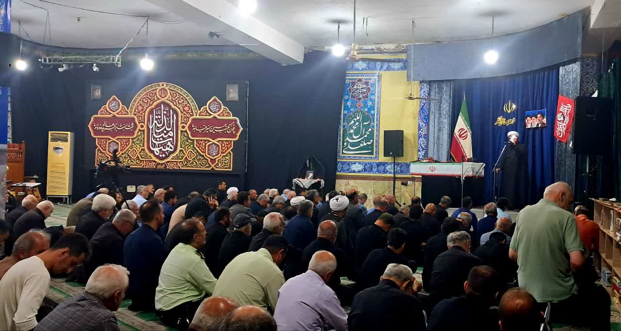 تشییع باشکوه رهبر شهید، نشانه زنده بودن راه انقلاب است