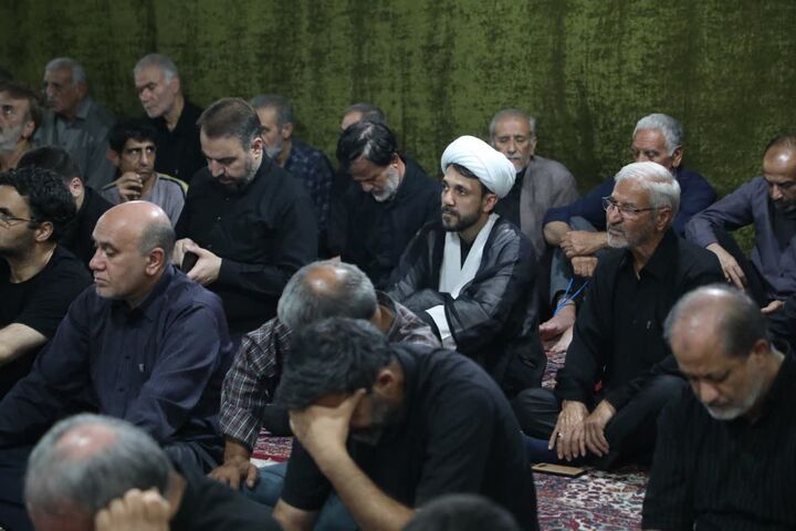 مسجد پنج‌تن آل‌عبا (ع) سمنان سیاه‌پوشِ داغی بزرگ شد