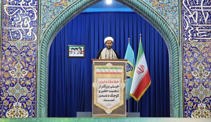 خطیب جمعه بوشهر: انسجام ملی، مهم‌ترین راهبرد مقابله با توطئه‌های دشمن است