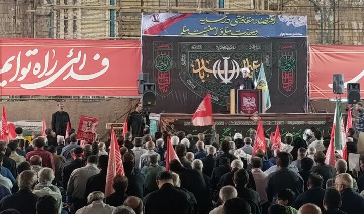 امام جمعه موقت اهواز: تشییع حماسی رهبر شهید دنیا را متحیر کرد