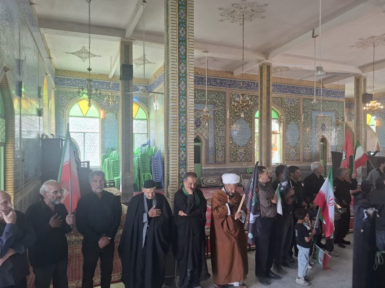 پیاده روی جاماندگان تشییع آقای شهید ایران، با حضور هیئت های مذهبی در روستای انجدان برگزار شد