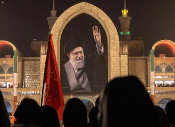 طنین یاد رهبر شهید انقلاب در صحن و سرای رضوی