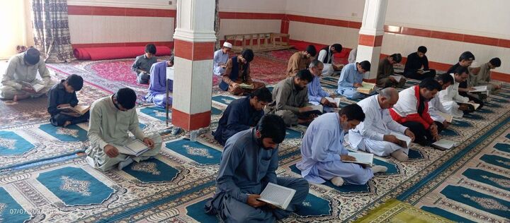 آیین جزء خوانی قرآن کریم در کانون‌های مساجد میرجاوه