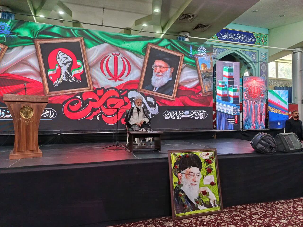 روایت امام جمعه اراک از دلدادگی رهبر شهید به نواب صفوی و شیفتگی به حافظ بی‌سواد قرآن
