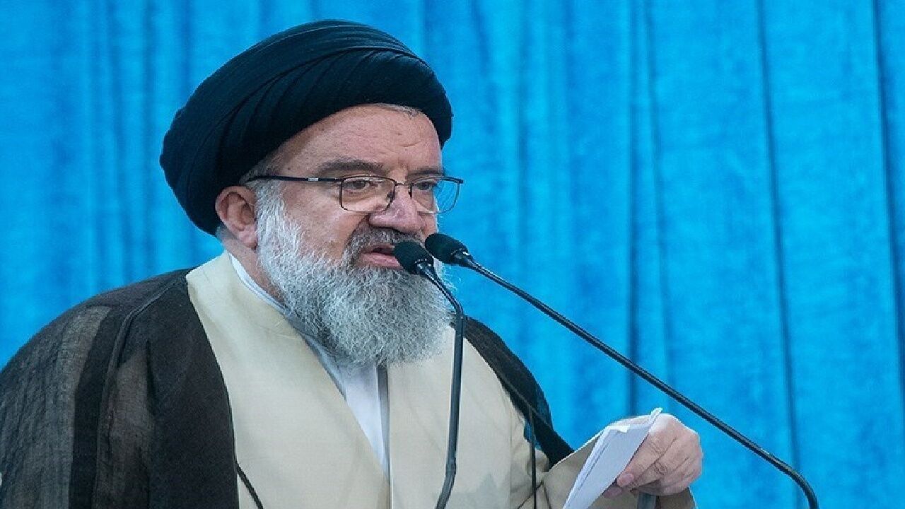 خطیب نماز جمعه تهران: توان موشکی ایران، آمریکا را به ذلت کشاند