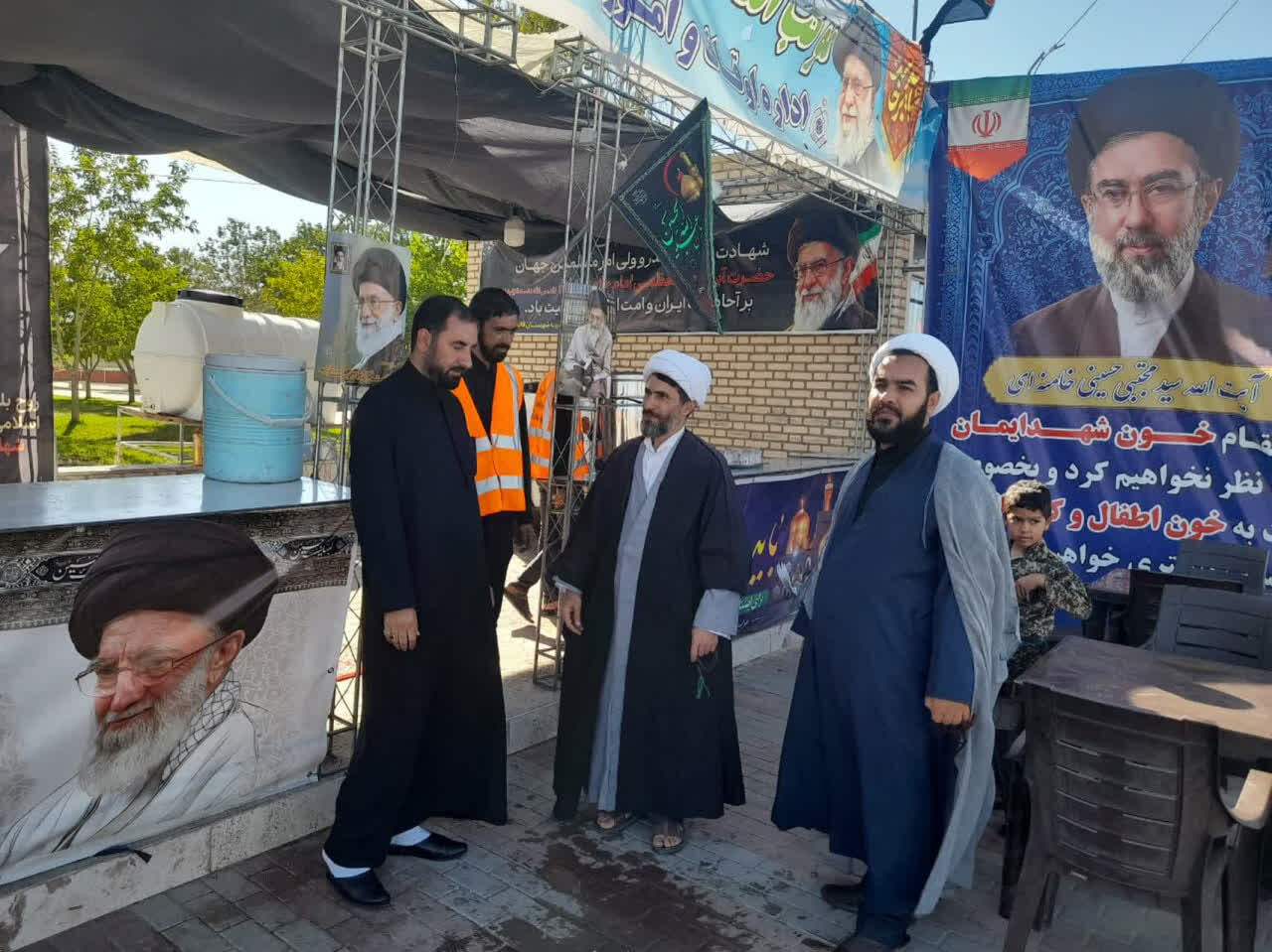 مساجد؛ قلب تپنده خدمترسانی به زائران رهبر شهید در خاوران