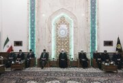 عرض ارادت هیات عالی رتبه اندونزیایی به رهبر شهید در حرم رضوی