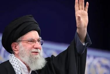 خورشیدی که غروب نکرد