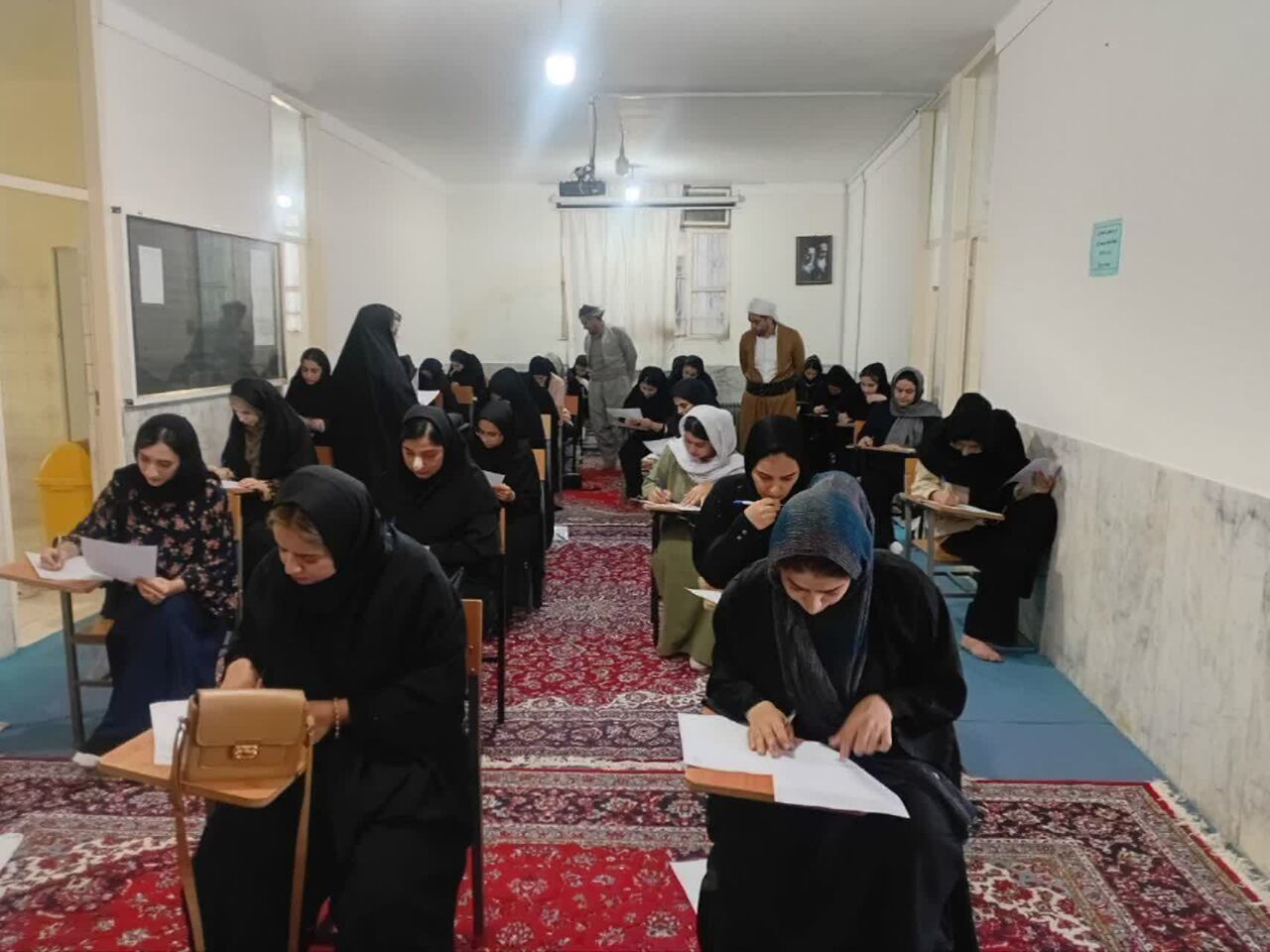 امتحانات نظام منطقه‌ای مدارس علوم دینی در ۷ شهرستان کردستان آغاز شد