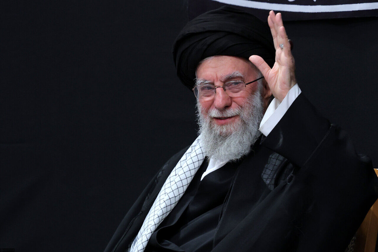 مترجم چینی: چه کسی می‌تواند آیت الله خامنه‌ای را فراموش کند؟