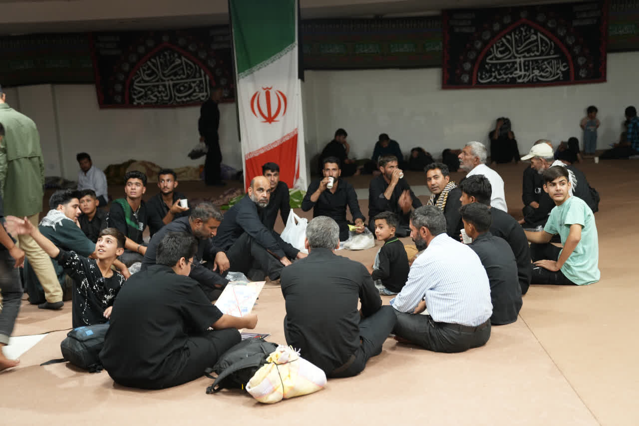 ارائه بیش از ۹۴۰ هزار خدمت توسط بقاع متبرکه و اوقاف در مراسم تشییع رهبر شهید در مشهد