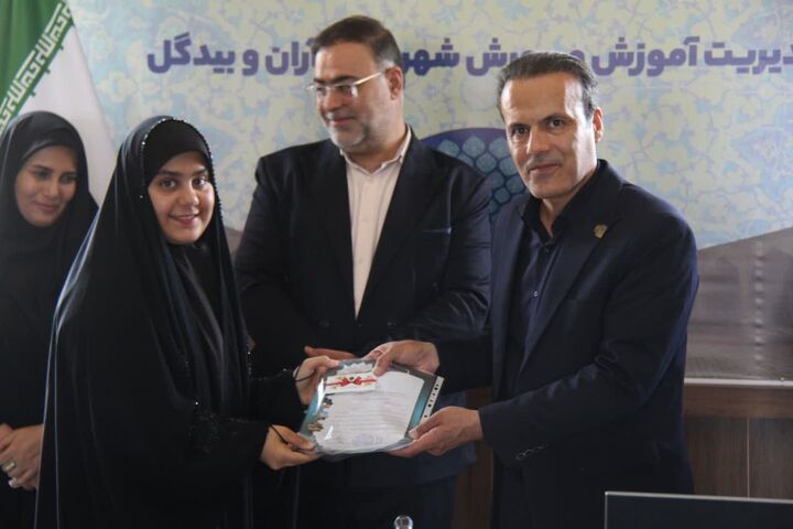 کادرسازی رسانه‌ای در آموزش و پرورش آران و بیدگل؛ دانش‌آموزانِ خبرنگار، پرچمدارانِ اطلاع‌رسانیِ میدانی