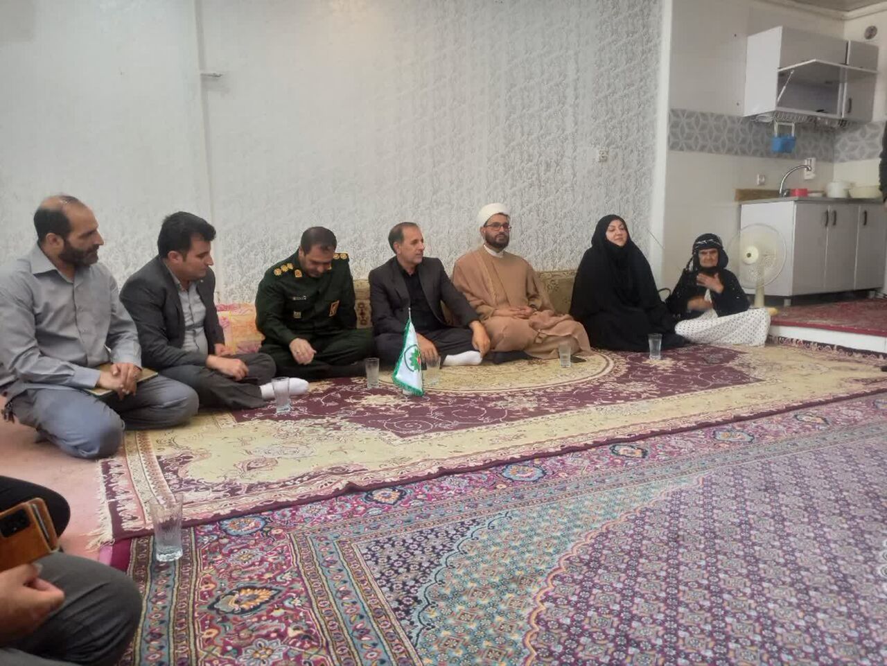 دیدارهای میدانی با خانواده شهدا، کلید حل مشکلات آنان است