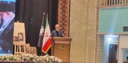 رهبر شهید با پیوند ذوق سُرایش و حافظه ادبی، شعر را زبان جهانی شدن انقلاب کرد