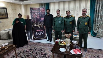 دیدار فرمانده سپاه حضرت روح‌الله استان مرکزی با خانواده شهیدان قاسم عزیزی و محمدعلی محرابی