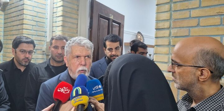 وزیر فرهنگ: روایت‌های مستندِ قابل‌توجهی از آیین تشییع رهبر شهید در راه است