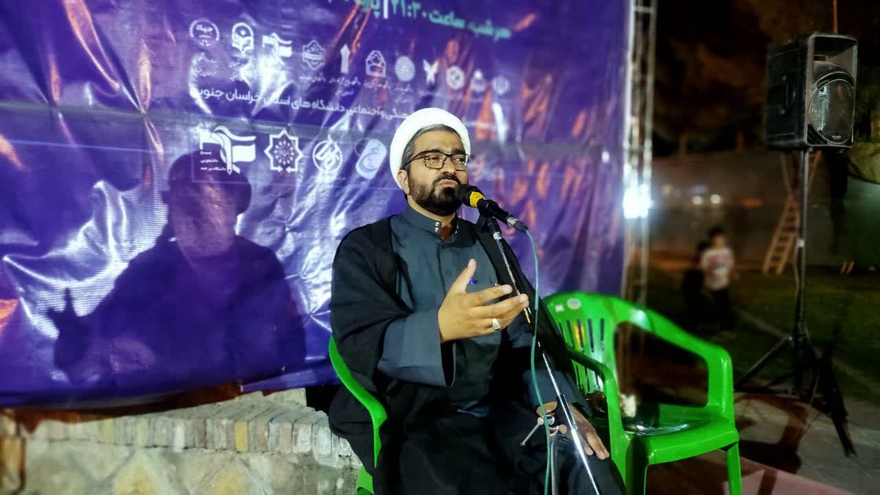 ایمان به نصرت الهی، مهمترین ویژگی رهبر شهید بود