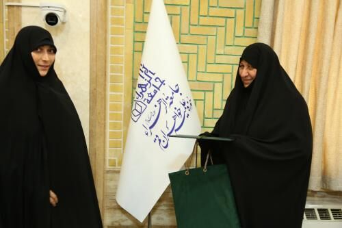قدردانی معاون رئیس‌جمهور در امور زنان و خانواده از اقدامات علمی و پژوهشی جامعه الزهرا سلام‌الله‌علیها(س)