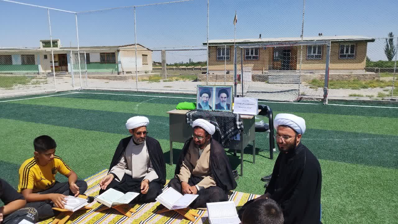 آموزش قرآن در فضای باز؛ نوآوری در محافل مذهبی شعبانلو