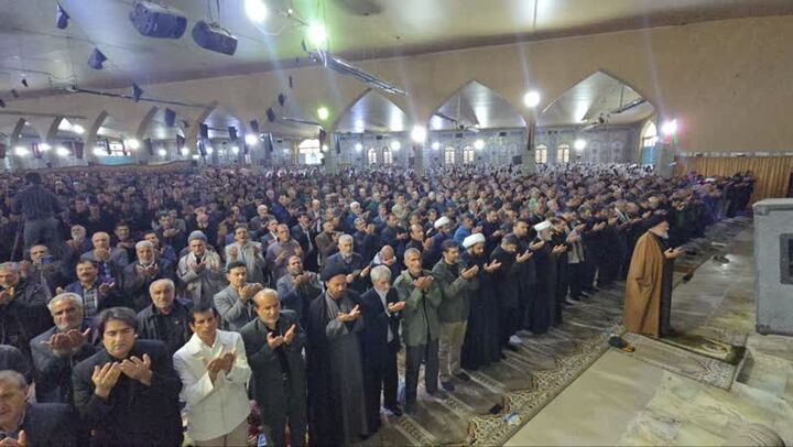 اقامه نماز جمعه یاسوج به امامت آیت الله حسینی