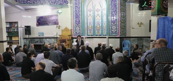 وحدت و حضور در صحنه، رمز پیروزی ملت ایران است