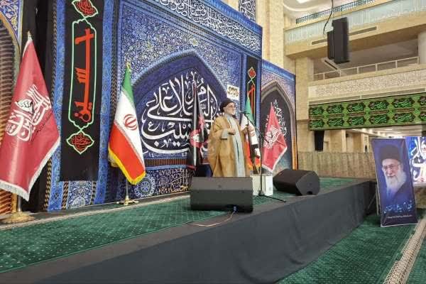 عزت ملی در گرو نفی سلطه بیگانگان و پایبندی به مکتب شهادت است