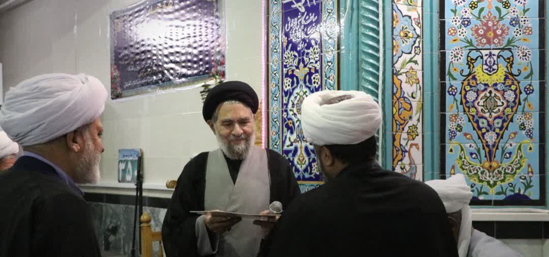 وحدت و حضور در صحنه، رمز پیروزی ملت ایران است