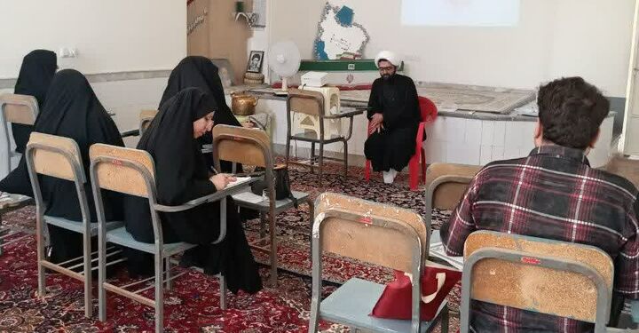 برگزاری کارگاه آموزشی توجیهی «تربیت مربی تدبر در قرآن کودک و نوجوان» در آران و بیدگل