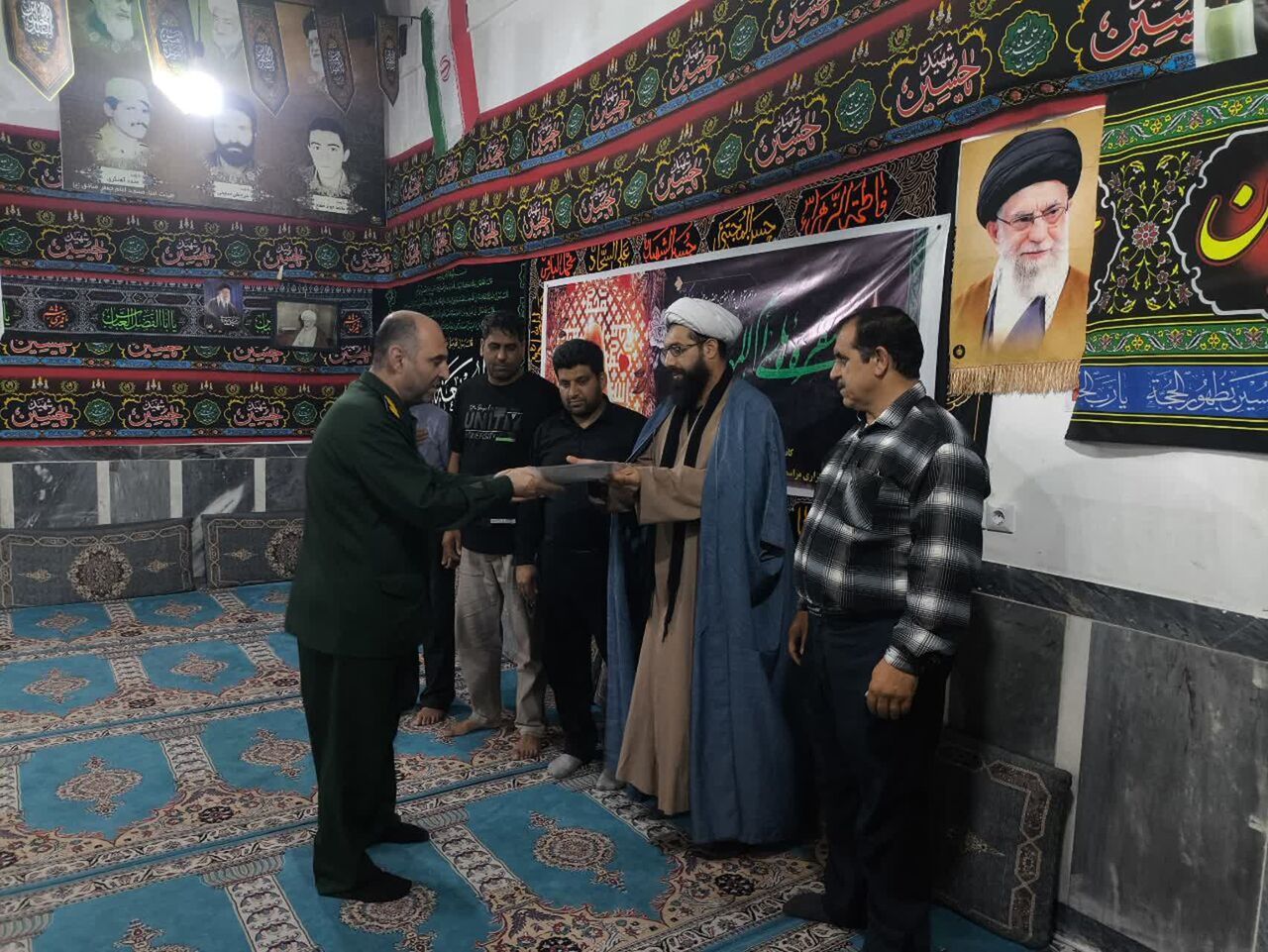 طنین نوای «لبیک یا خامنه‌ای» در مسجد امام علی(ع) نکا
