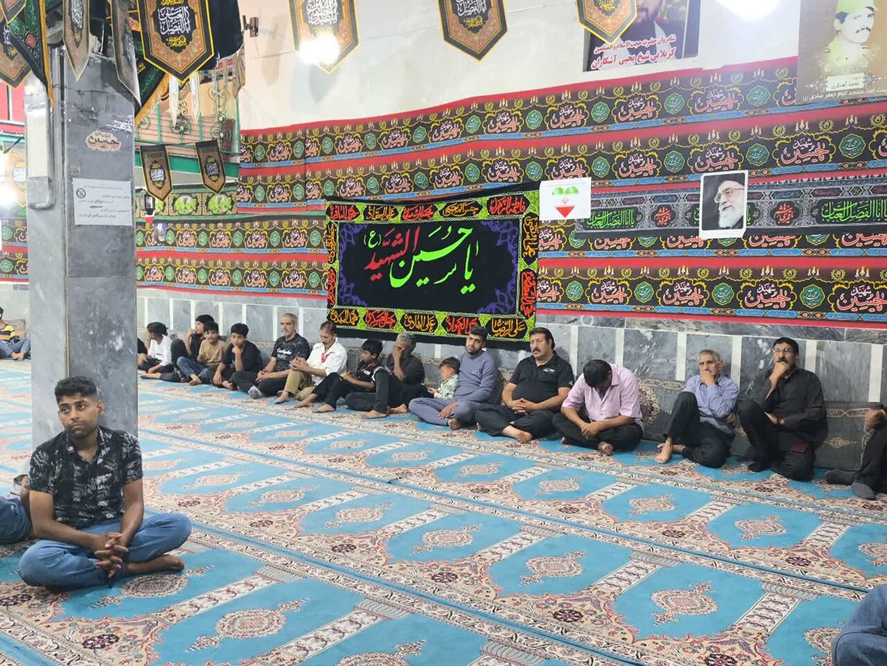 طنین نوای «لبیک یا خامنه‌ای» در مسجد امام علی(ع) نکا