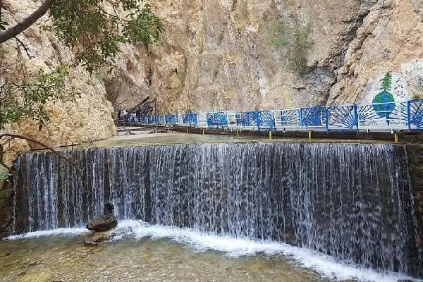 آبشار یاسوج؛ پناهگاه خنک طبیعت برای گردشگران تابستانی از سراسر ایران