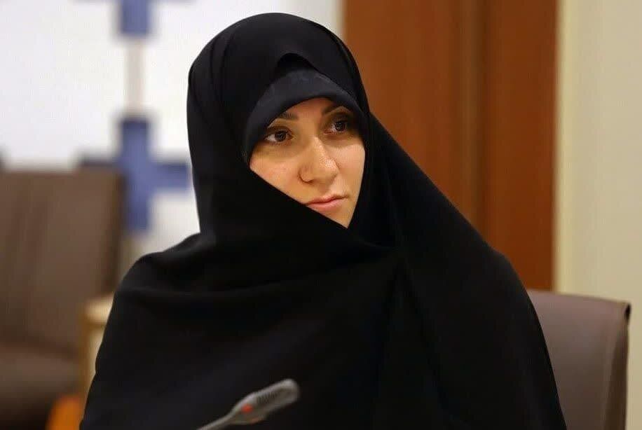 از «ریحانه» تا «تمدن‌ساز»؛ بازخوانی دیدگاه رهبر شهید انقلاب درباره زنان