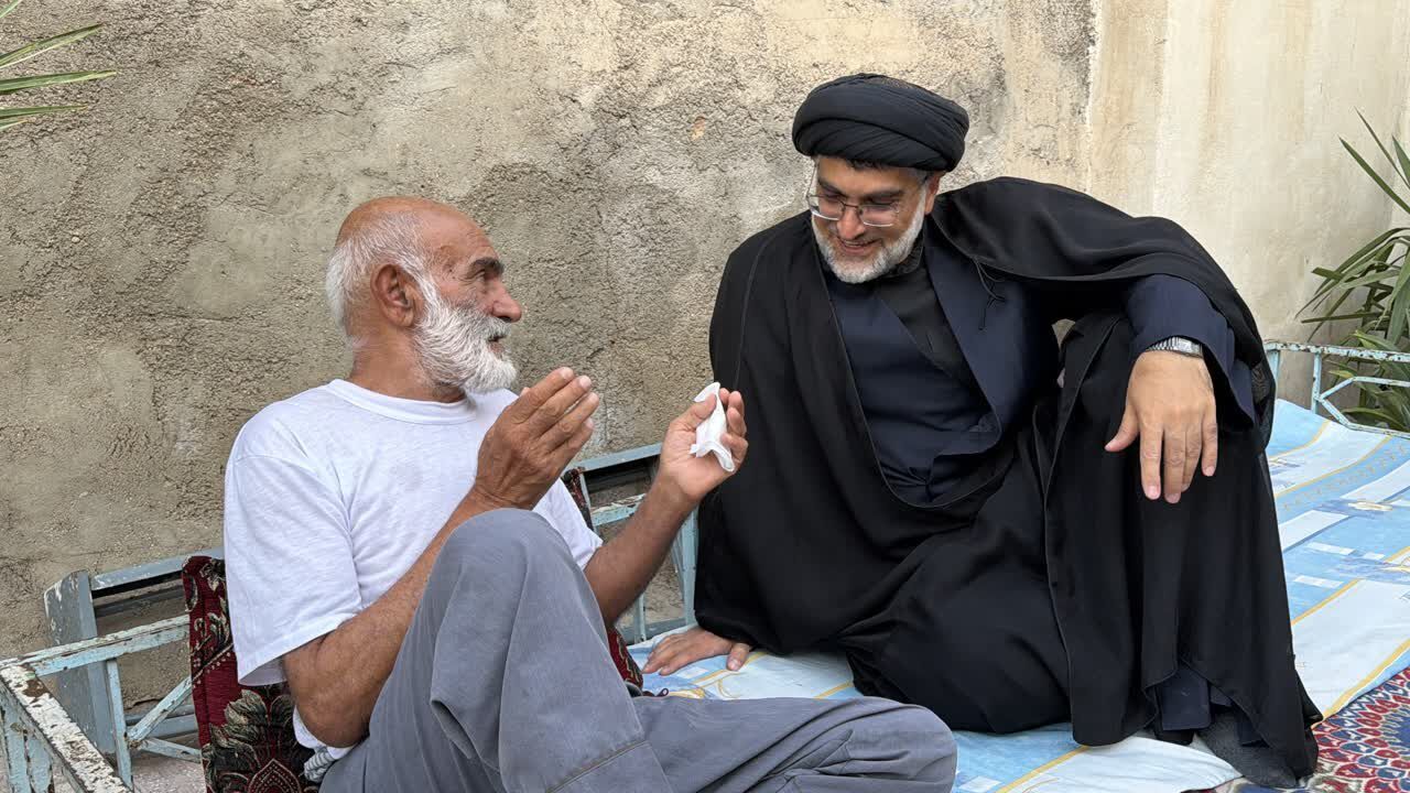 عیادت از خادمی که سالها چراغ مسجد را روشن نگه داشت؛ مردی که عمرش را پای مسجد گذاشت