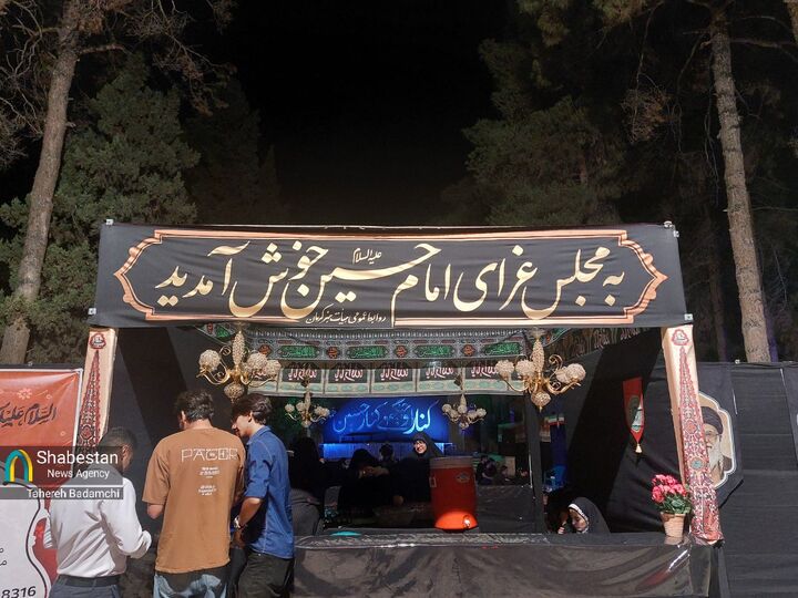 اولین شب هیئت هنر در کرمان با شعار «کنار او می‌جنگیم، کنار حسین» برگزار شد
