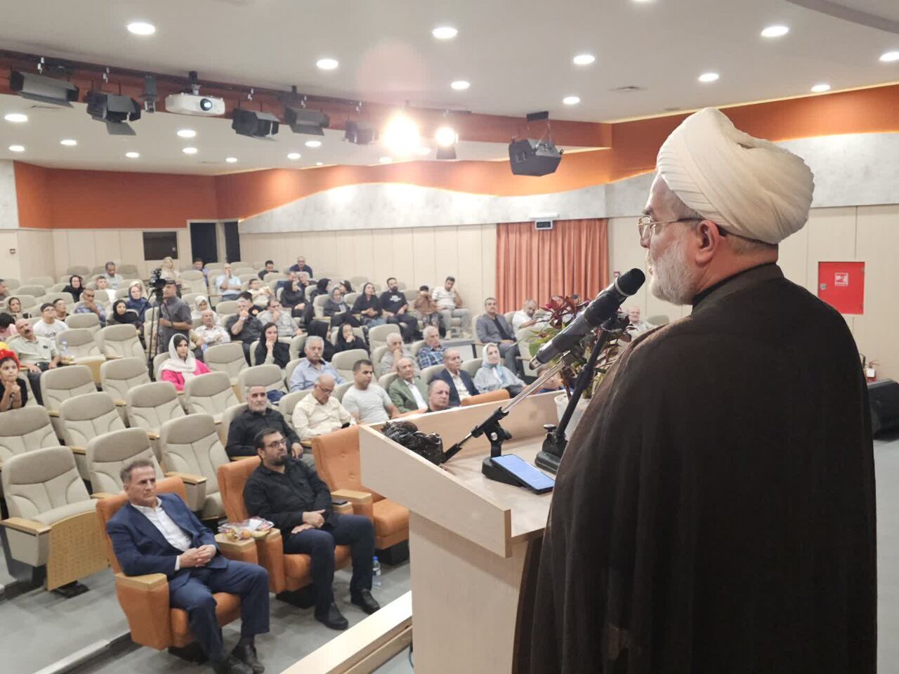 پیشکسوتان نویسندگی، خبرنگاری و عکاسی ورزشی کردستان تجلیل شدند