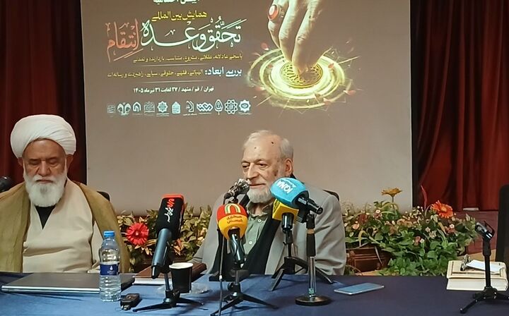 باید از همه آمران، عاملان و مباشران در شهادت رهبر، انتقام گرفته شود