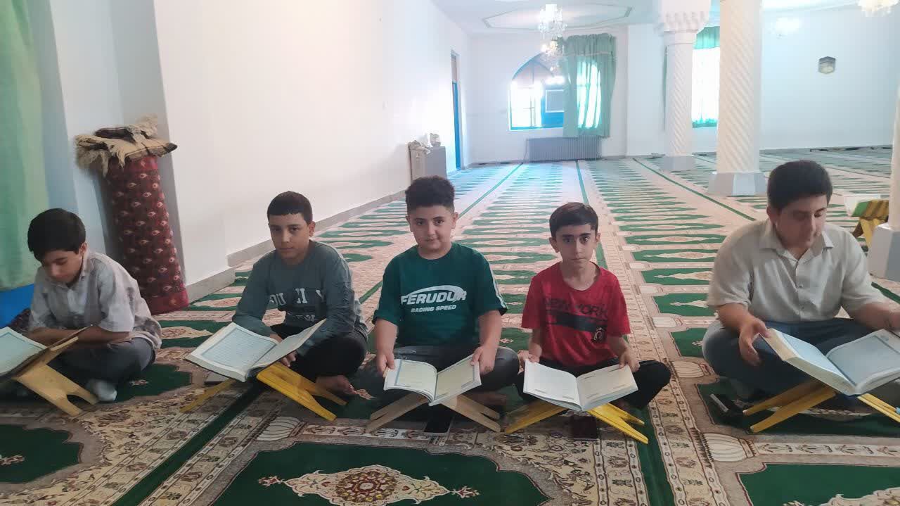 کلاس حفظ جزء سی‌ام قرآن در مجمع قرآن سنندج برگزار می‌شود