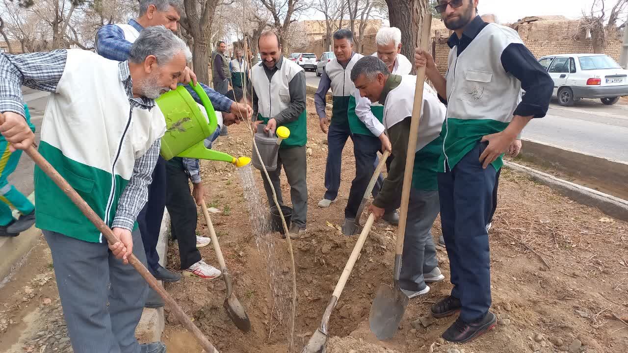 خدمت رسانی ۲۰۵ خادمیار رضوی در ۲۳ کانون به مردم فردوس