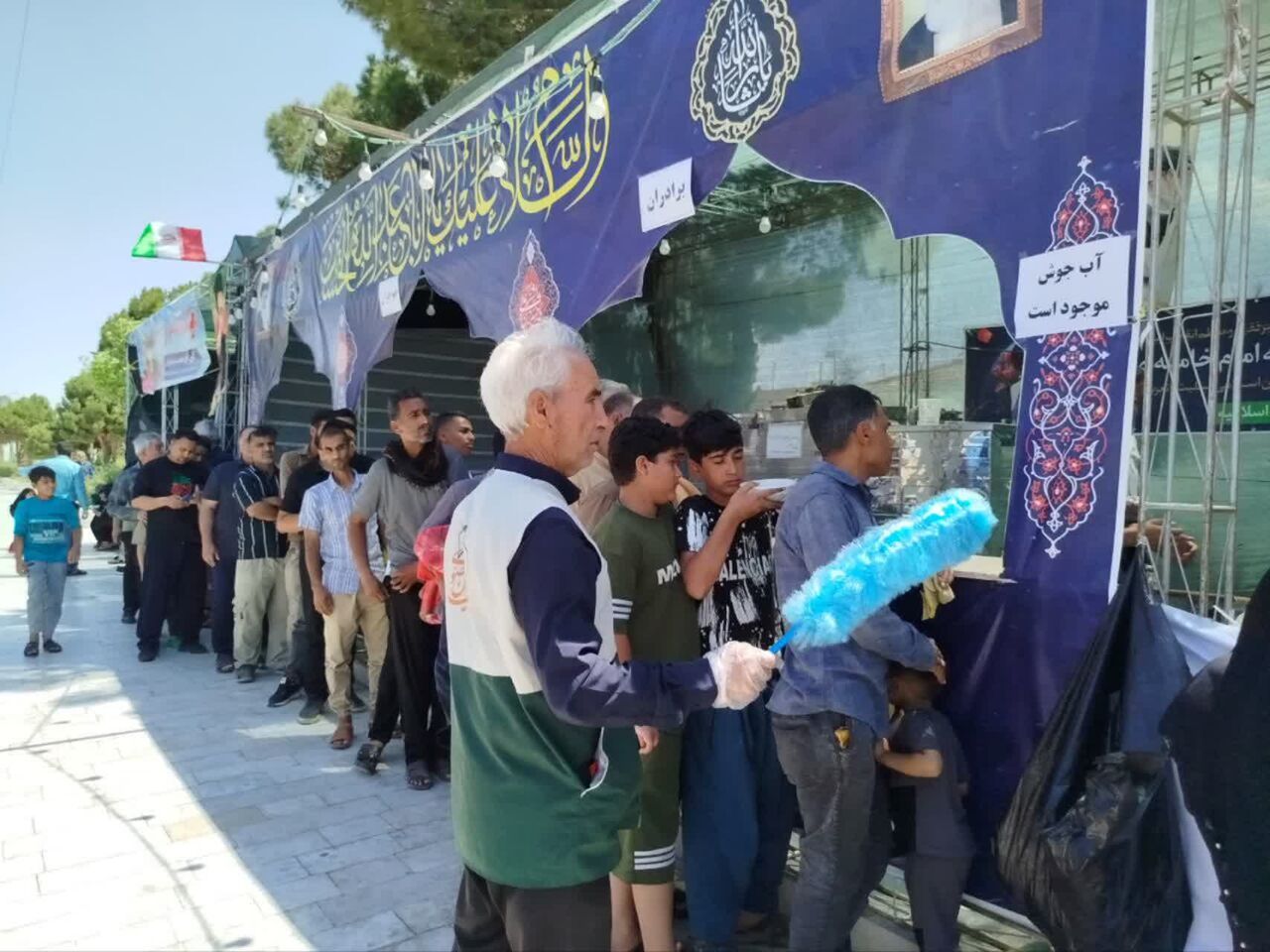 خدمت رسانی ۲۰۵ خادمیار رضوی در ۲۳ کانون به مردم فردوس