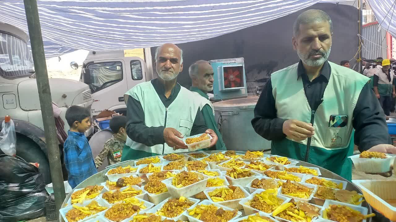 خدمت رسانی ۲۰۵ خادمیار رضوی در ۲۳ کانون به مردم فردوس