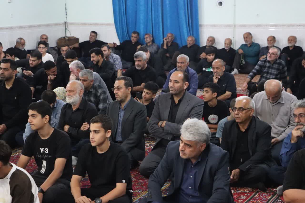حقیقت دینداری در عمل به احکام و پشتیبانی از ولایت نمایان میشود