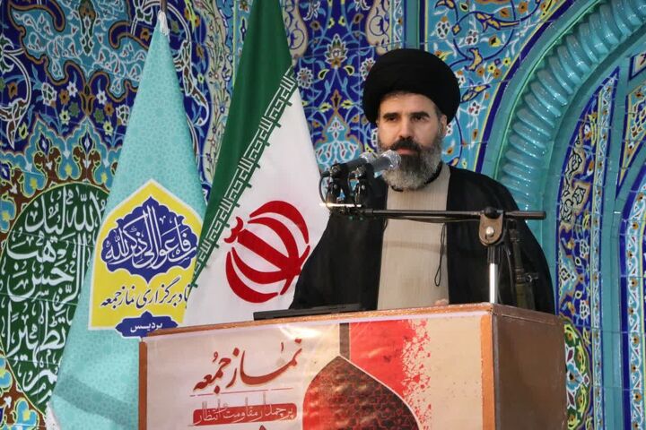 امام جمعه پردیس: اتحاد، قطب‌نمای نجات کشور است