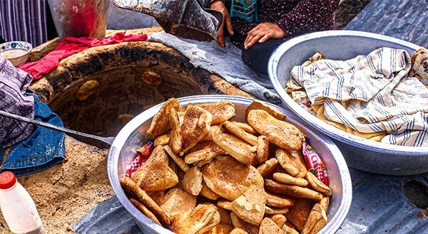 عطر کاچیله‌نون دارابکلا در مسیر بهشت؛ طبخ ۳۰ هزار قرص نان توسط خادمیاران میاندورود