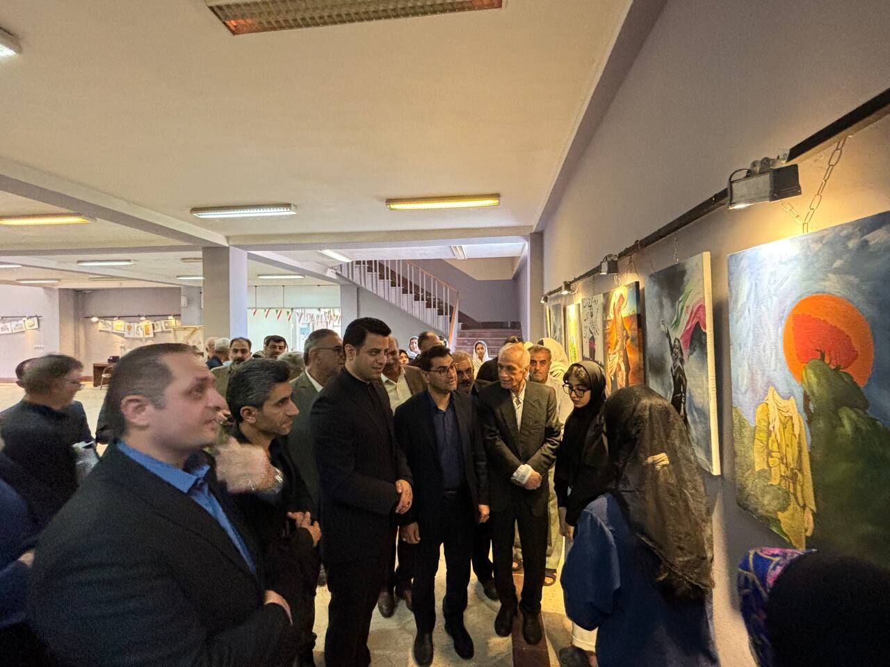 تجلی ایستادگی در نمایشگاه «قاب سرخ مقاومت»؛ از هنر تجسمی تا سینمای حماسی
