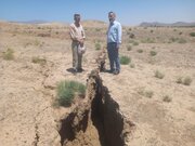 پیدایش شکاف‌های فرونشستی در بالادست قلعه‌نو خرقان زنگ خطر افت منابع آب زیرزمینی