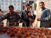 موکب امام علی(ع) سه‌قلعه؛ عطر خوش نان و چای داغ در نجف اشرف