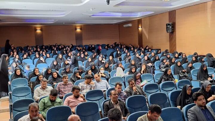 آموزگاران ابتدایی تیرانی شایستگی‌های قرآنی را فرا می‌گیرند