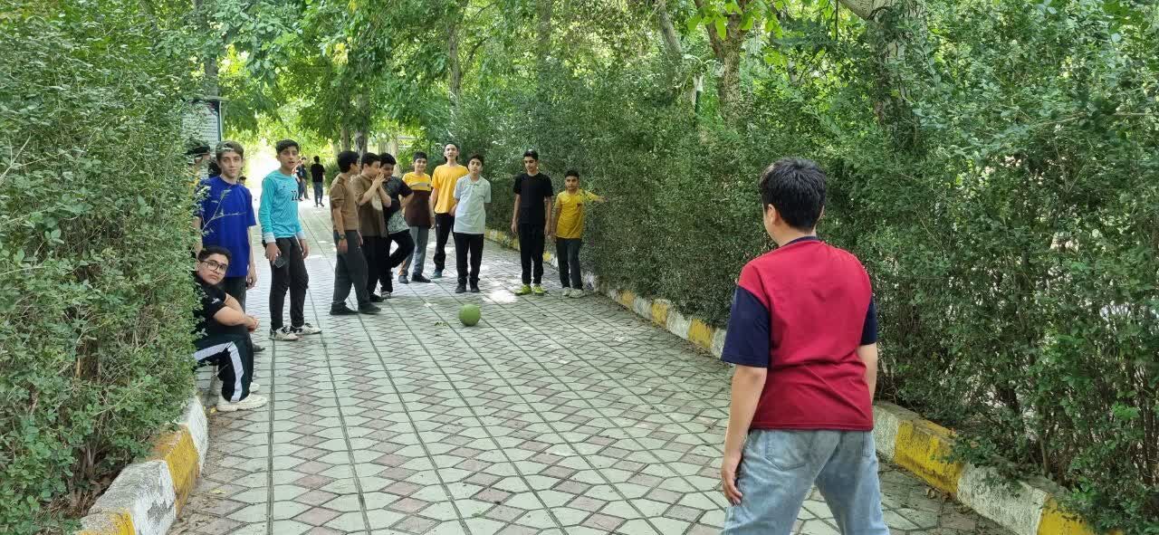 بچه‌های مسجدالرضا(ع) شهرکرد؛ شور نوجوانی در میدان فرهنگ و رفاقت