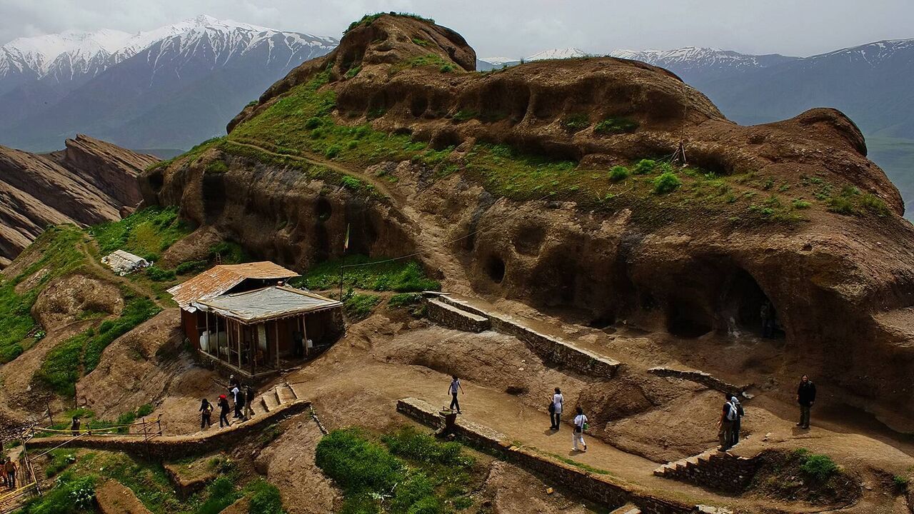 پزشکیان در پی ثبت جهانی الموت: ایران متعلق به همه ایرانیان است
