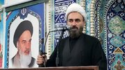 امام جمعه نباید پشت میز بماند؛ جای او در میان مردم است